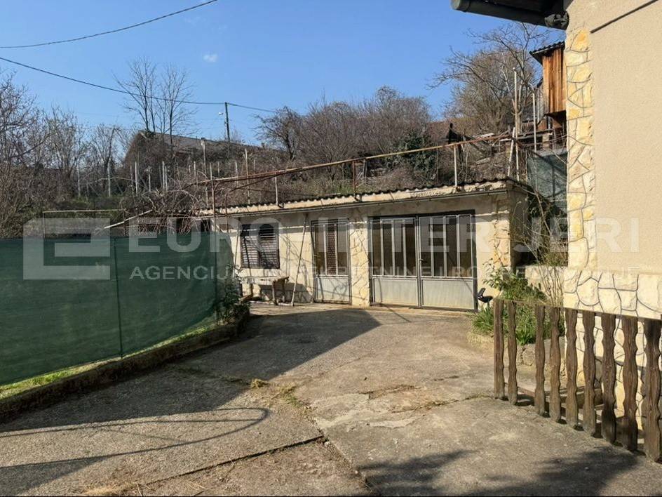 Zagreb, kuca za najamPodsused - Vrapce dvoriste 2