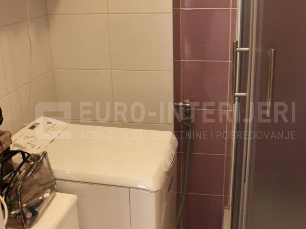 Zagreb, prodaja stana Stenjevec - kupaonica s perilicom