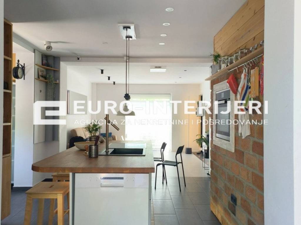 Zagreb, prodaja kuca Donja Dubrava - kuhinja sank