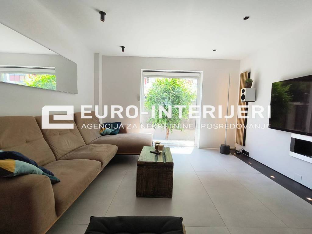 Zagreb, prodaja kuca Donja Dubrava - dnevni boravak