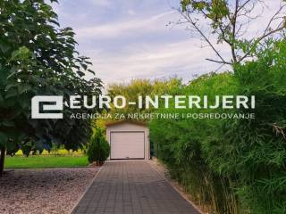 Zagreb, prodaja kuca Donja Dubrava - dvoriste s garazom