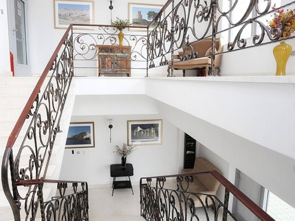 Split, zakup uredskog prostora Split - stepeniste