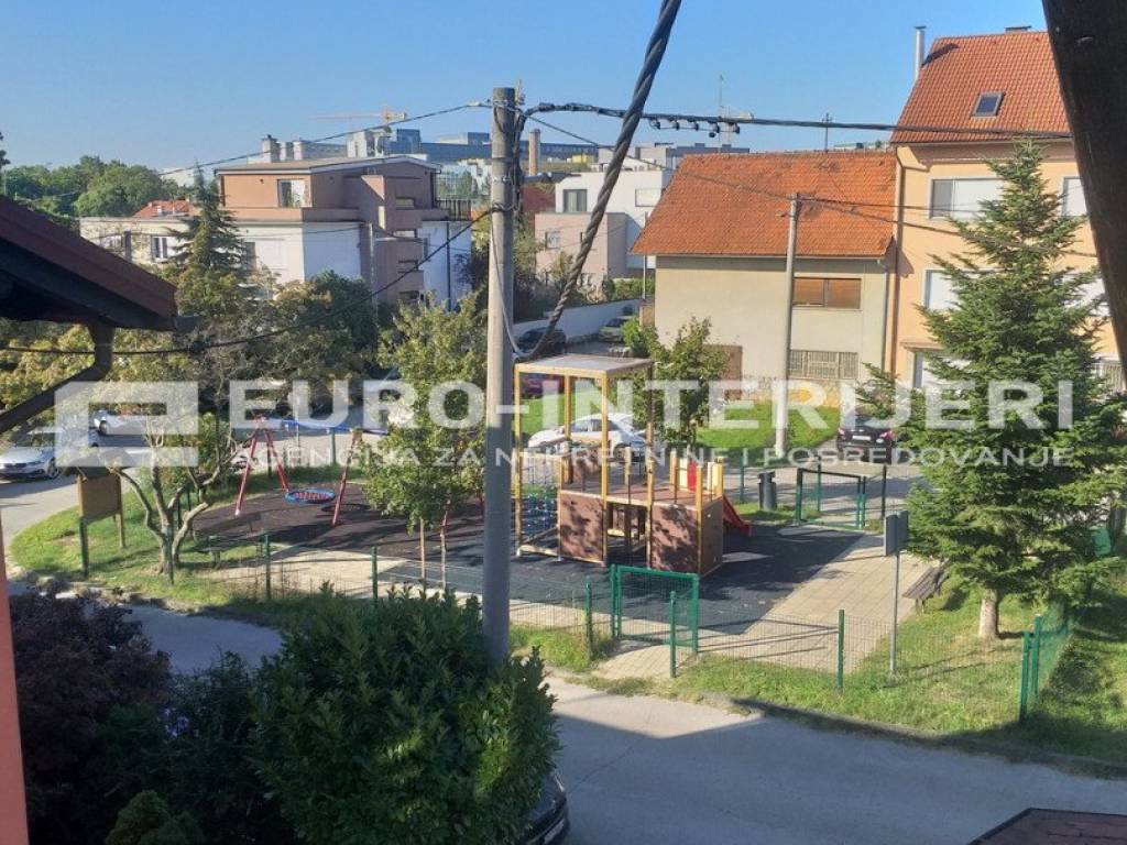 Zagreb, prodaja kuca Maksimir -  pogled s balkona