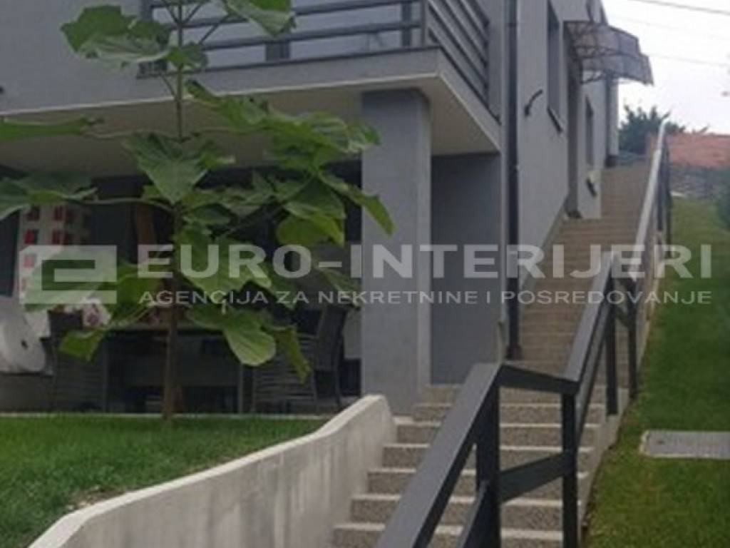 Zagreb, Crnomerec urbana vila s tri stana