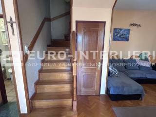 Zagreb, prodaja kuca Trnje - stepeniste