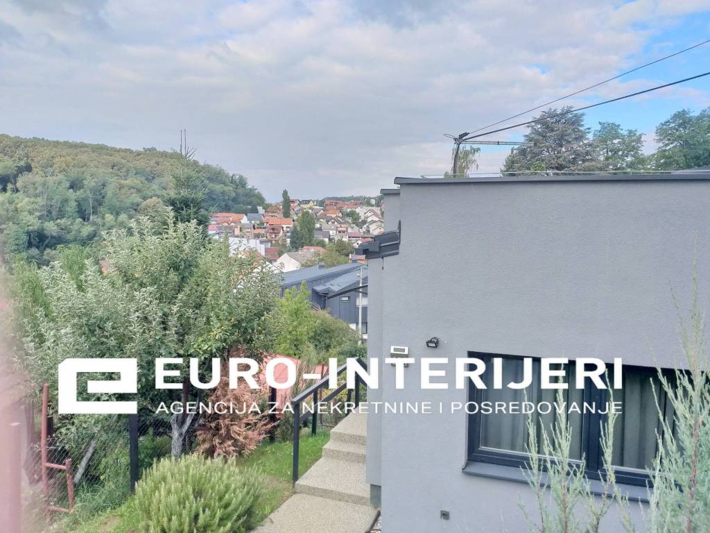 Zagreb, Crnomerec urbana vila s tri stana