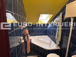 Zagreb, prodaja kuca Trnje - kupaonica potkrovlje