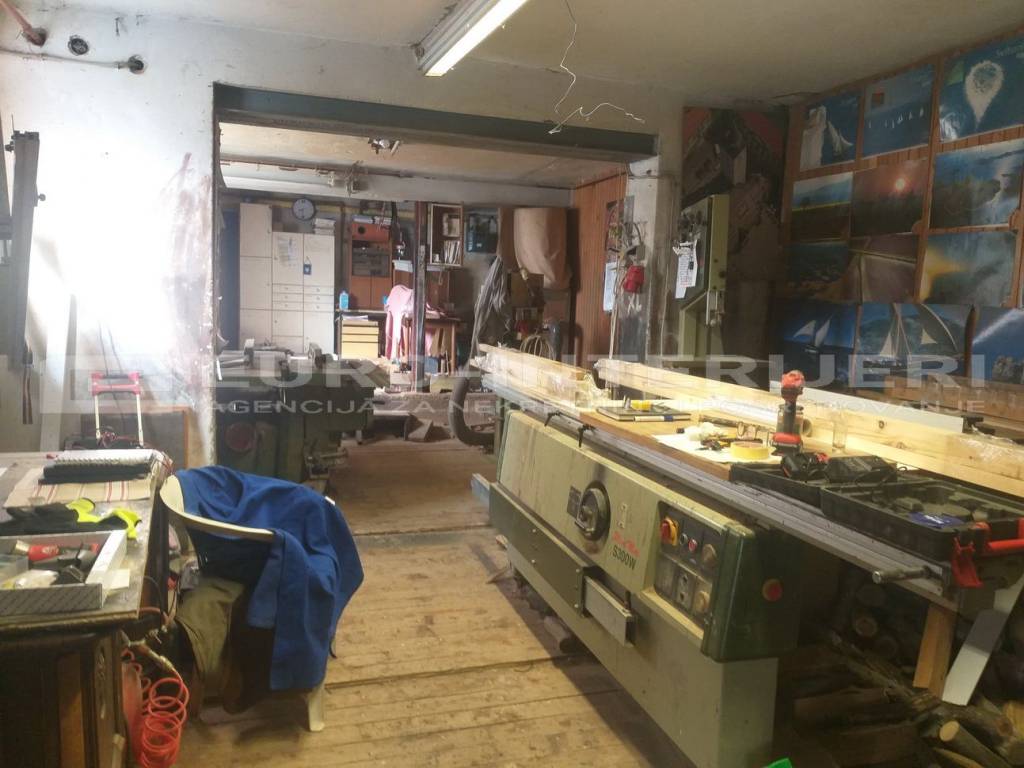 Zagreb, prodaja kuca Maksimir -  radiona