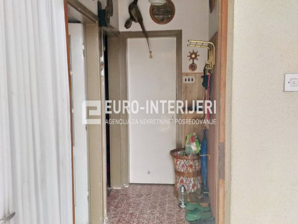 Zagreb, prodaja kuca Podsused - Vrapce ulazni hodnik