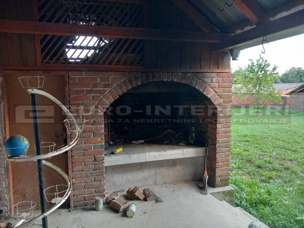 Prodaja kuca - Kutjevo, Bjelisevac - pecenjara/rostilj