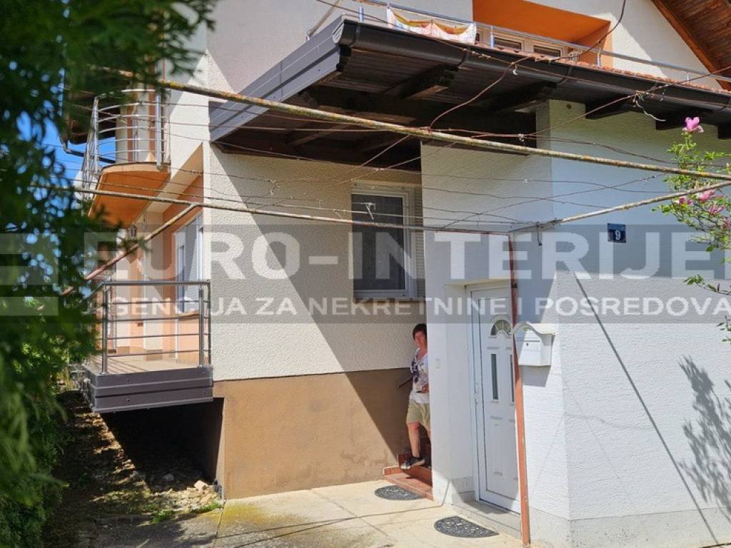 Jakovlje, prodaja kuca - uredna obiteljska kuca dvoriste