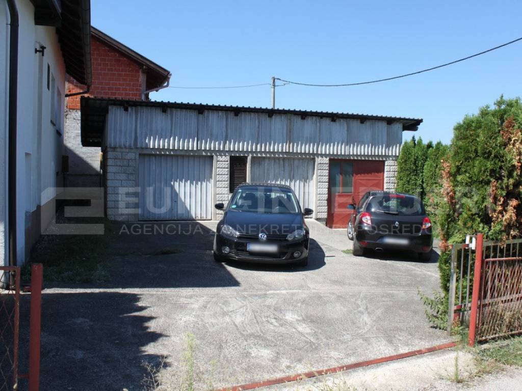 Jakovlje, prodaja kuca - uredna obiteljska kuca i garaza + PM