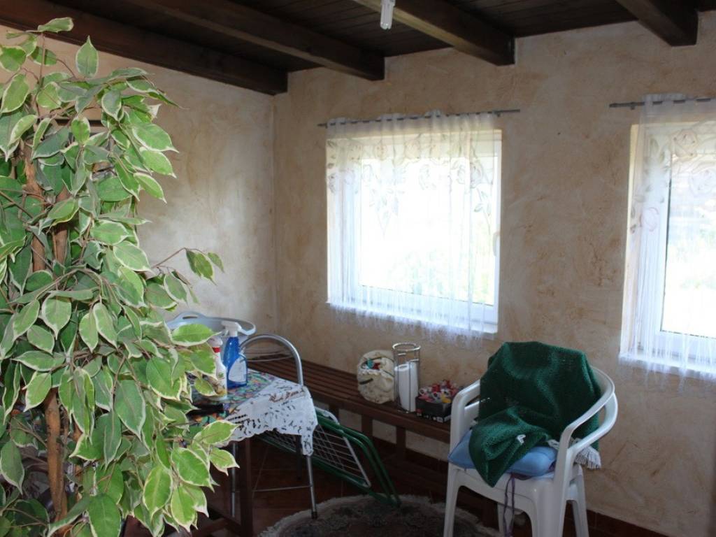 Jakovlje, prodaja kuca - uredna obiteljska kuca prizemlje