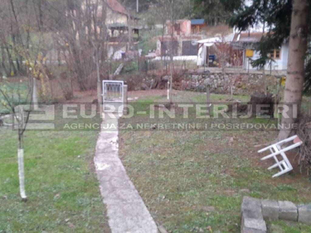 Stubicke toplice, prodaja kuca za odmor - dvoriste