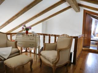 Zagreb, prodaja kuca Maksimir - galerija sjedeca garnitura