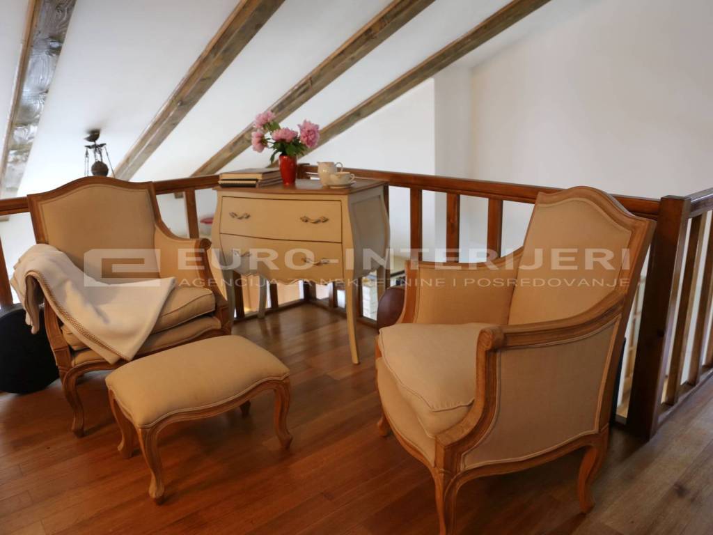 Zagreb, prodaja kuca Maksimir - galerija sjedeca garnitura 2