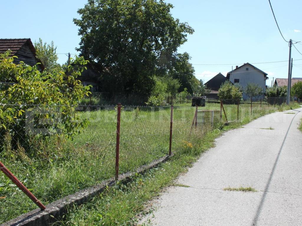 Jakovlje, prodaja kuca - uredna obiteljska kuca ulica