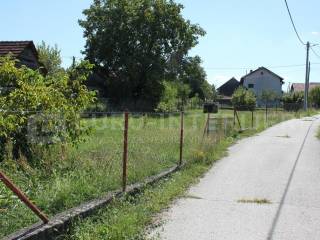 Jakovlje, prodaja kuca - uredna obiteljska kuca ulica