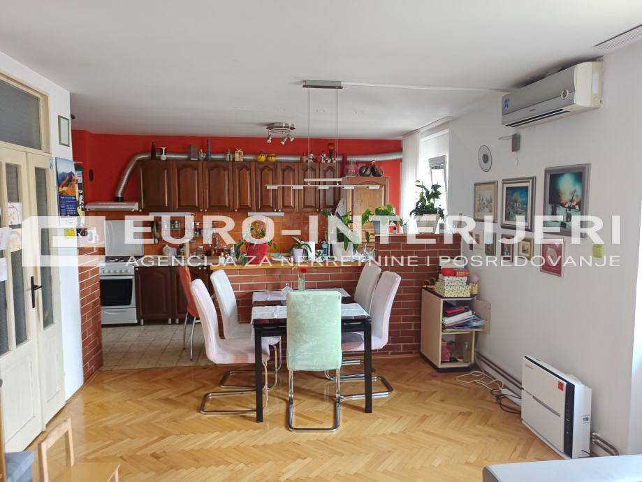 Zagreb, prodaja kuca Malesnica - blagavaonica s kuhinjom