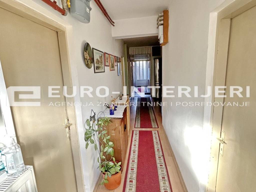 Zagreb, prodaja kuca Malesnica - hodnik 1