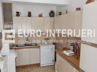 Zagreb, prodaja kuca Malesnica - kuhinja s aparatima