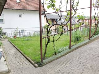 Zagreb, prodaja kuca Vrapce - vrt dvoriste