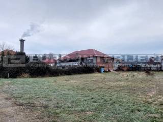 Gradjevinsko zemljiste u blizini Zet-ovih garaza u Jankomiru povrsine 2.874 m2