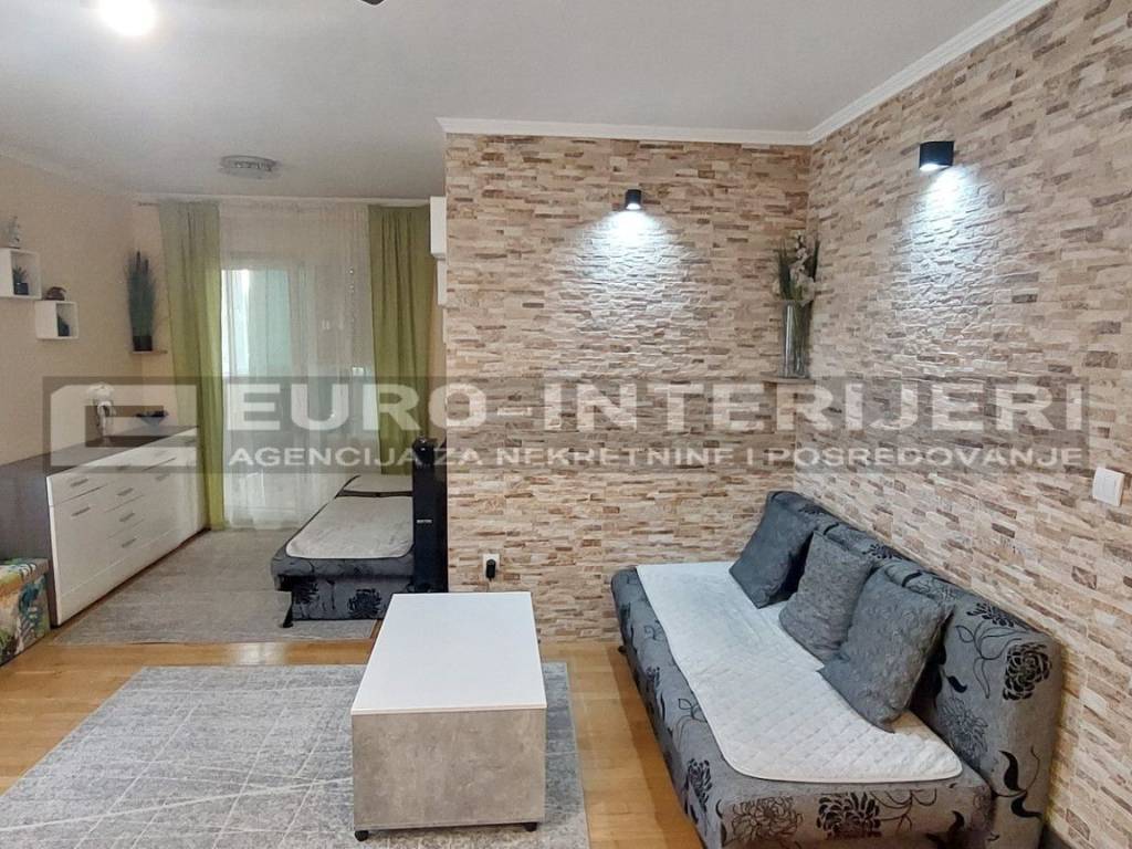 PRODAJA STANOVA ZAGREB, PODSUSED - DNEVNA SOBA