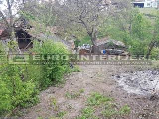 Prodaja gradjevinsko zemljiste Podsused s kucom i gospodarskim objektima povrsine 1336 m2