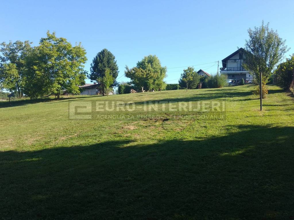 KLOSTAR IVANIC, prodaja kuca Sobocani - dvoriste