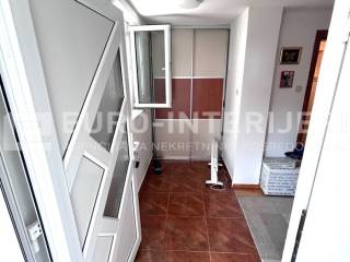 Zagreb, stan za najam  Gajnice - Kancelak  ulazni hodnik