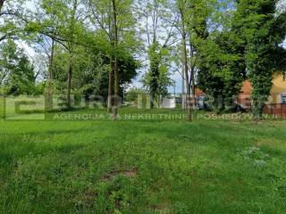 Gradjevinsko zemljiste na Bizeku , pogled na grad.