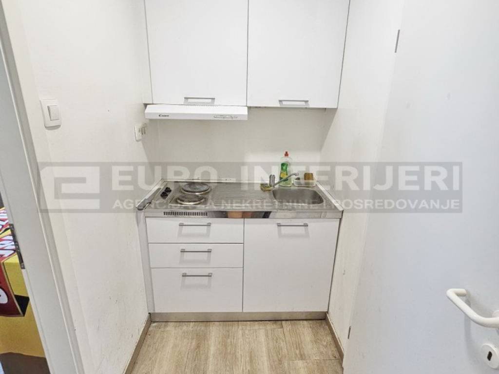 PRODAJA STANOVA ZAGREB, TRNJE - PRISAVLJE - KUHINJA