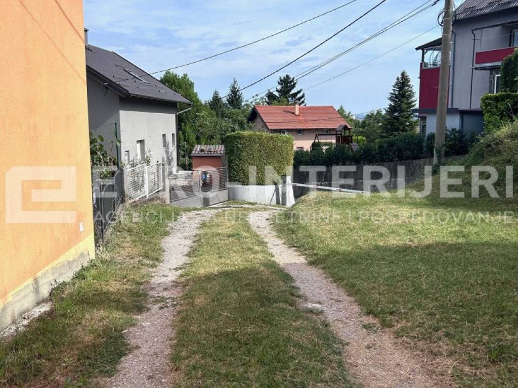 Zagreb, stan za najam  Gajnice - Kancelak dvoriste