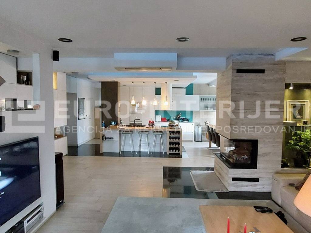 PRODAJA STANOVA ZAGREB - STENJEVEC EKSKLUZIVAN PENTHOUSE DNEVNA SOBA