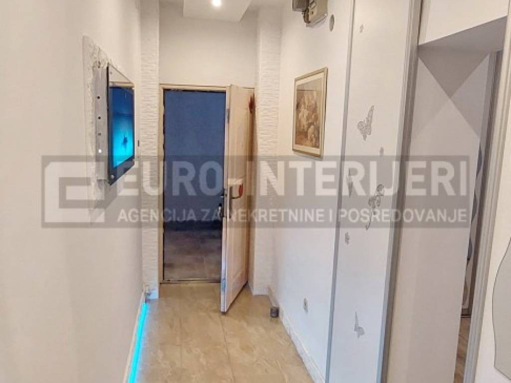 PRODAJA STANOVA ZAGREB - GORNJI GRAD - MEDVESCAK - HODNIK