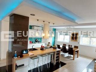 PRODAJA STANOVA ZAGREB - STENJEVEC EKSKLUZIVAN PENTHOUSE KUHINJA, BLAGAVAONA