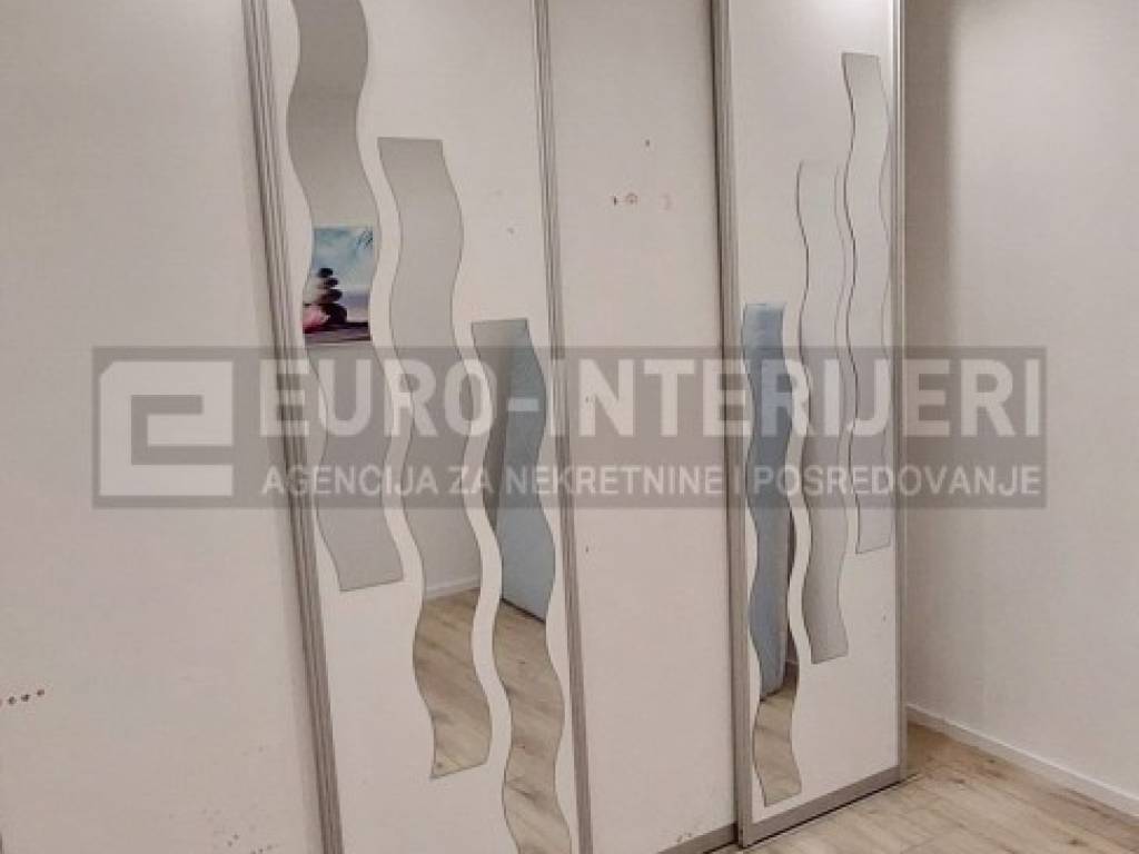 PRODAJA STANOVA ZAGREB - GORNJI GRAD - MEDVESCAK - SOBA ORMAR