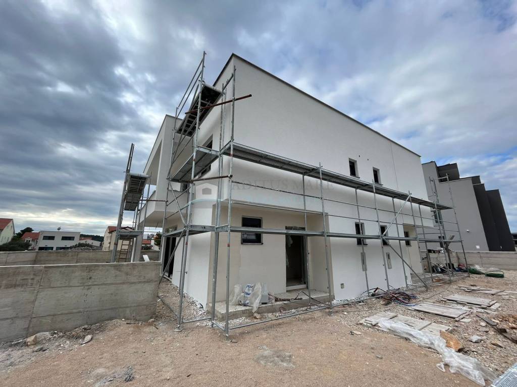 Dvojna kuća, Prodaja, Vodice, Srima