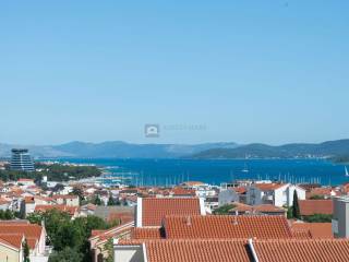 Stan u zgradi, Najam, Vodice, Vodice