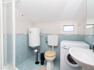 Stan u zgradi, Najam, Vodice, Vodice