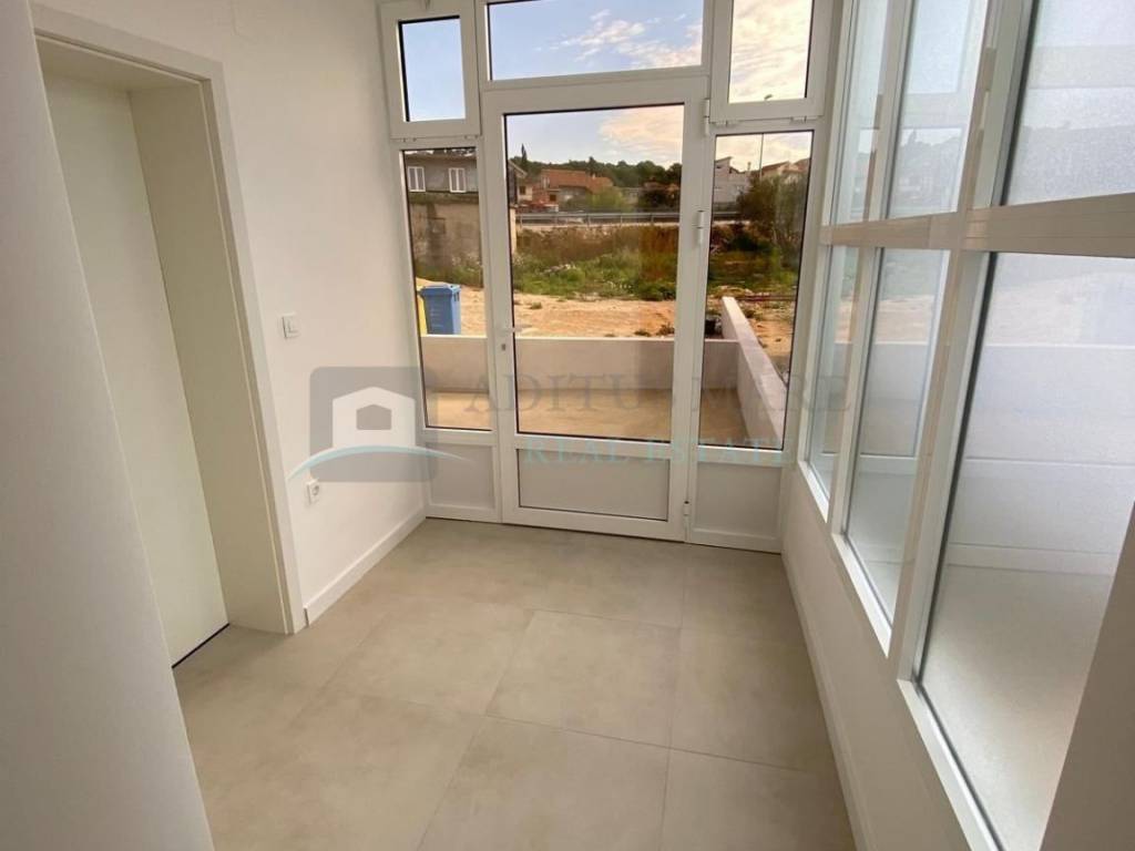 Stan u kući, Prodaja, Šibenik - Okolica, Brodarica