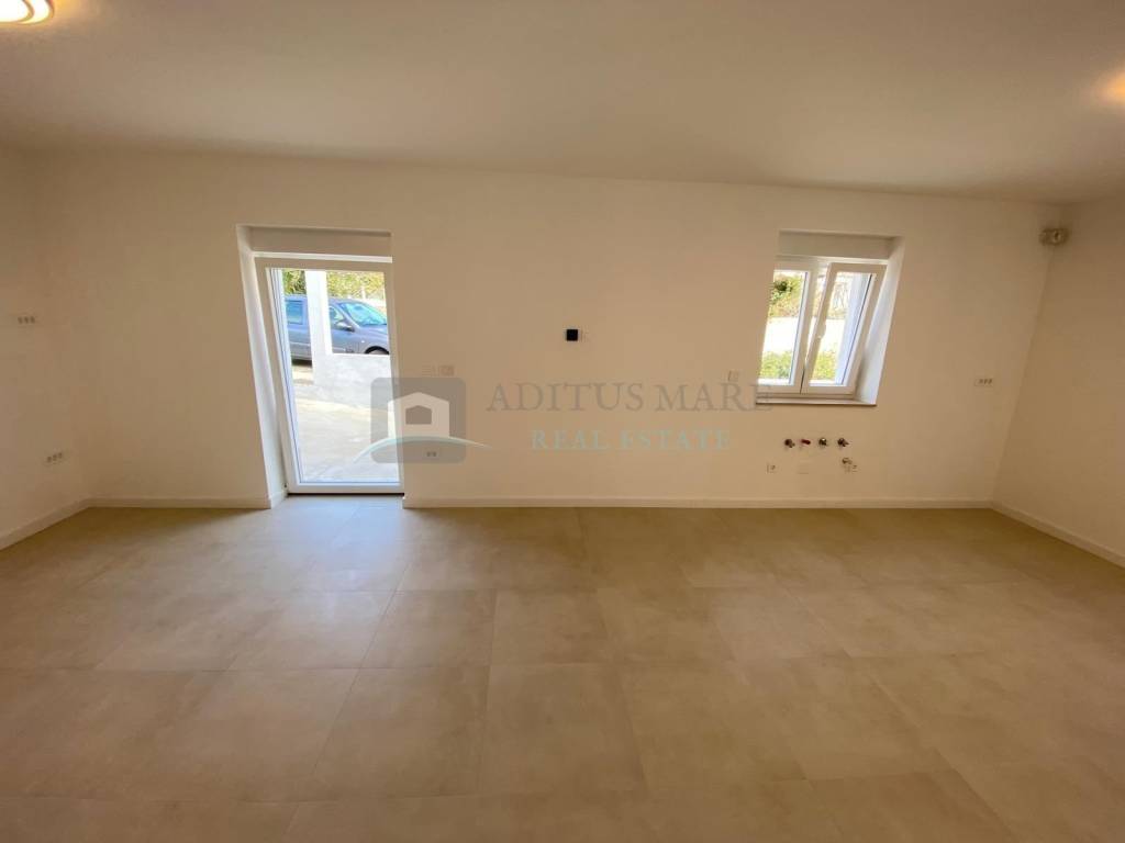 Stan u kući, Prodaja, Šibenik - Okolica, Brodarica