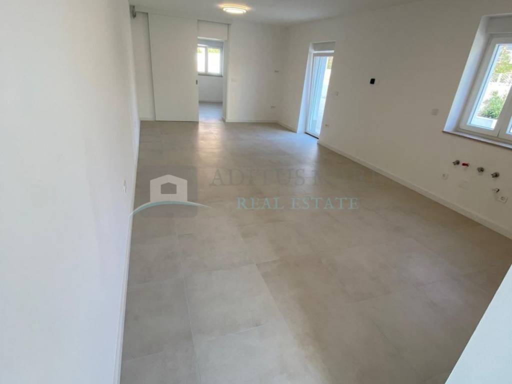 Stan u kući, Prodaja, Šibenik - Okolica, Brodarica