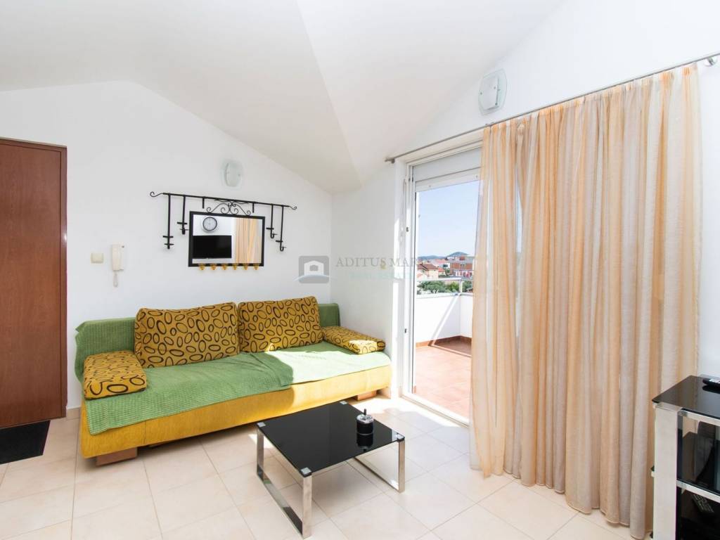 Stan u zgradi, Najam, Vodice, Vodice