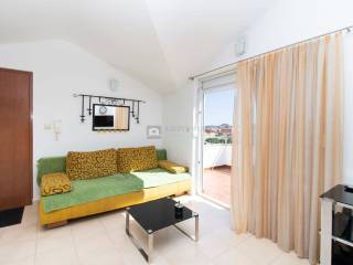 Stan u zgradi, Najam, Vodice, Vodice