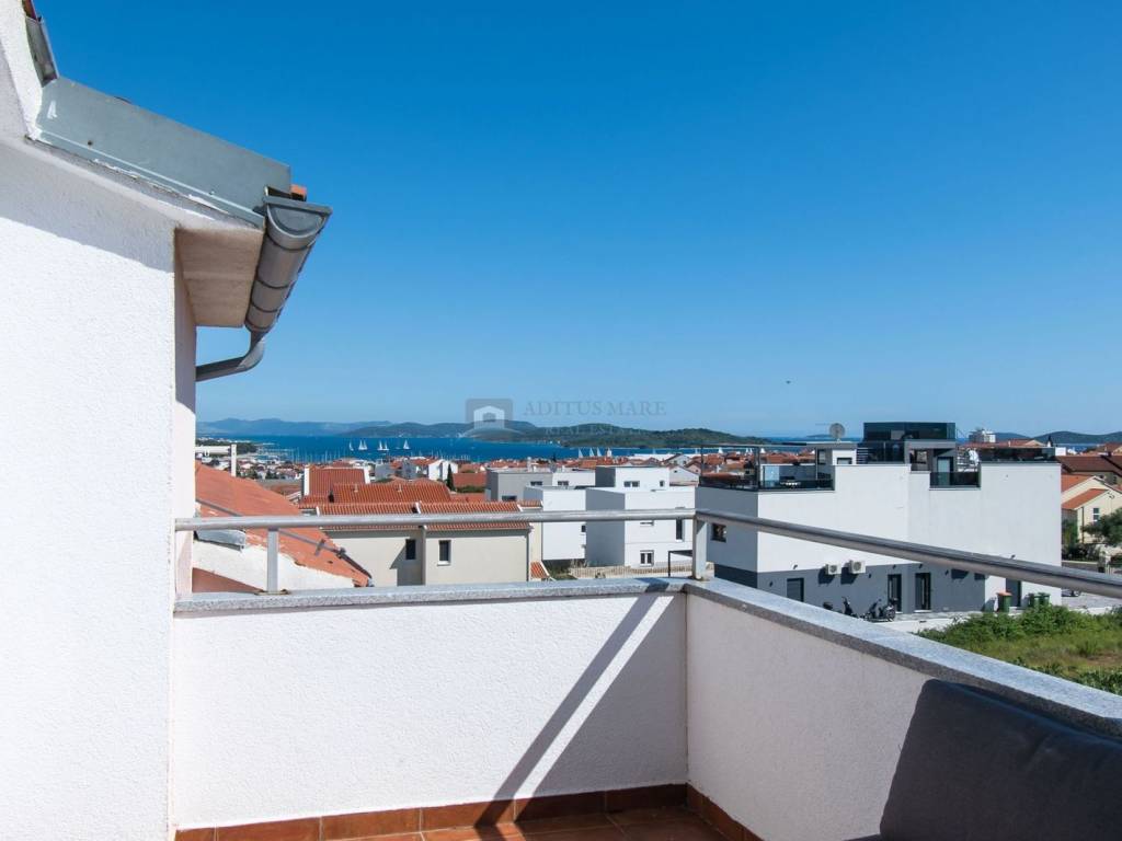 Stan u zgradi, Najam, Vodice, Vodice