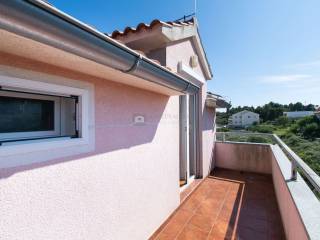 Stan u zgradi, Najam, Vodice, Vodice