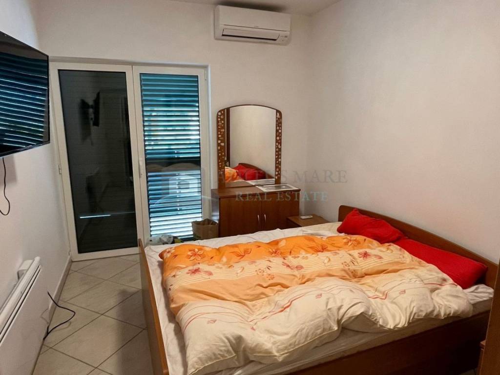 Stan u starijoj zgradi, Prodaja, Vodice, Vodice