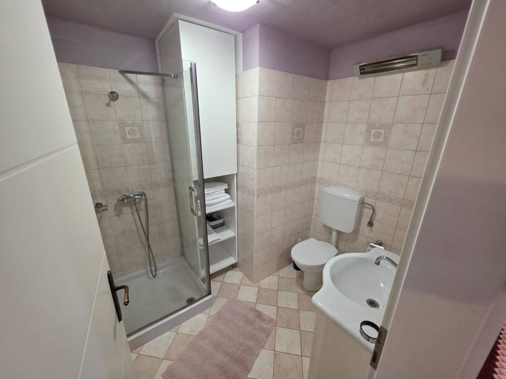 Kamena kuća, Prodaja, Tinjan, Tinjan